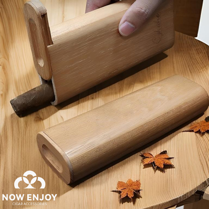 Travel Accessories Us - Portable Cigar Case Natural Cedar Wood