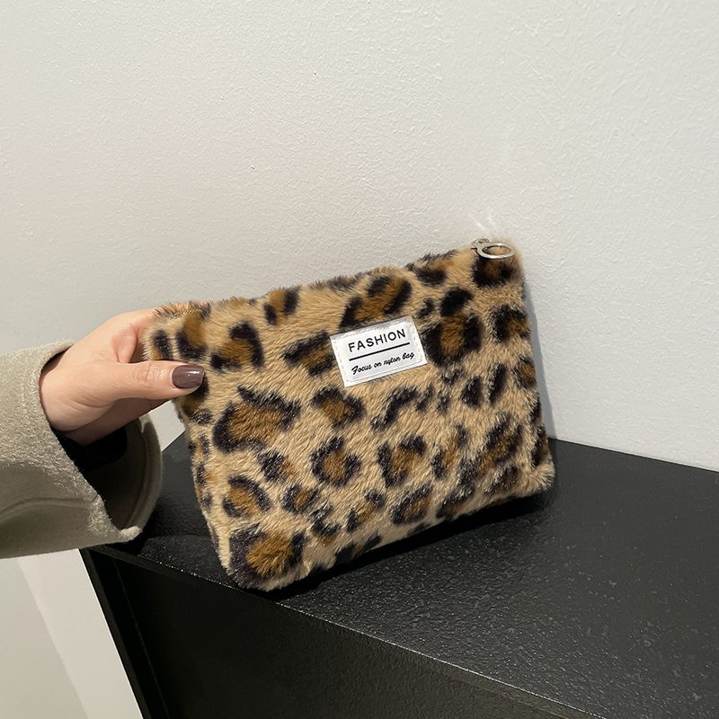 Leopard print plush Makeup Bag - Travel Accessories Toiletry Bag recension och pris