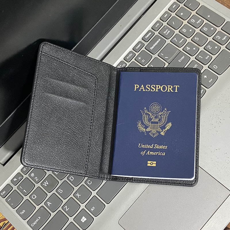 Travel Passport Holder Wallet  - Travel Accessories In Bulk recension och pris