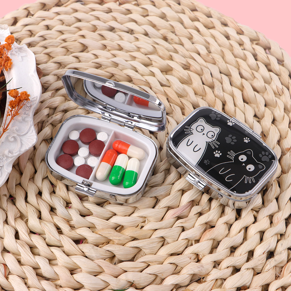 Cat Mini Pill Box 2-Compartmen - Travel Accessories For Japan recension och pris