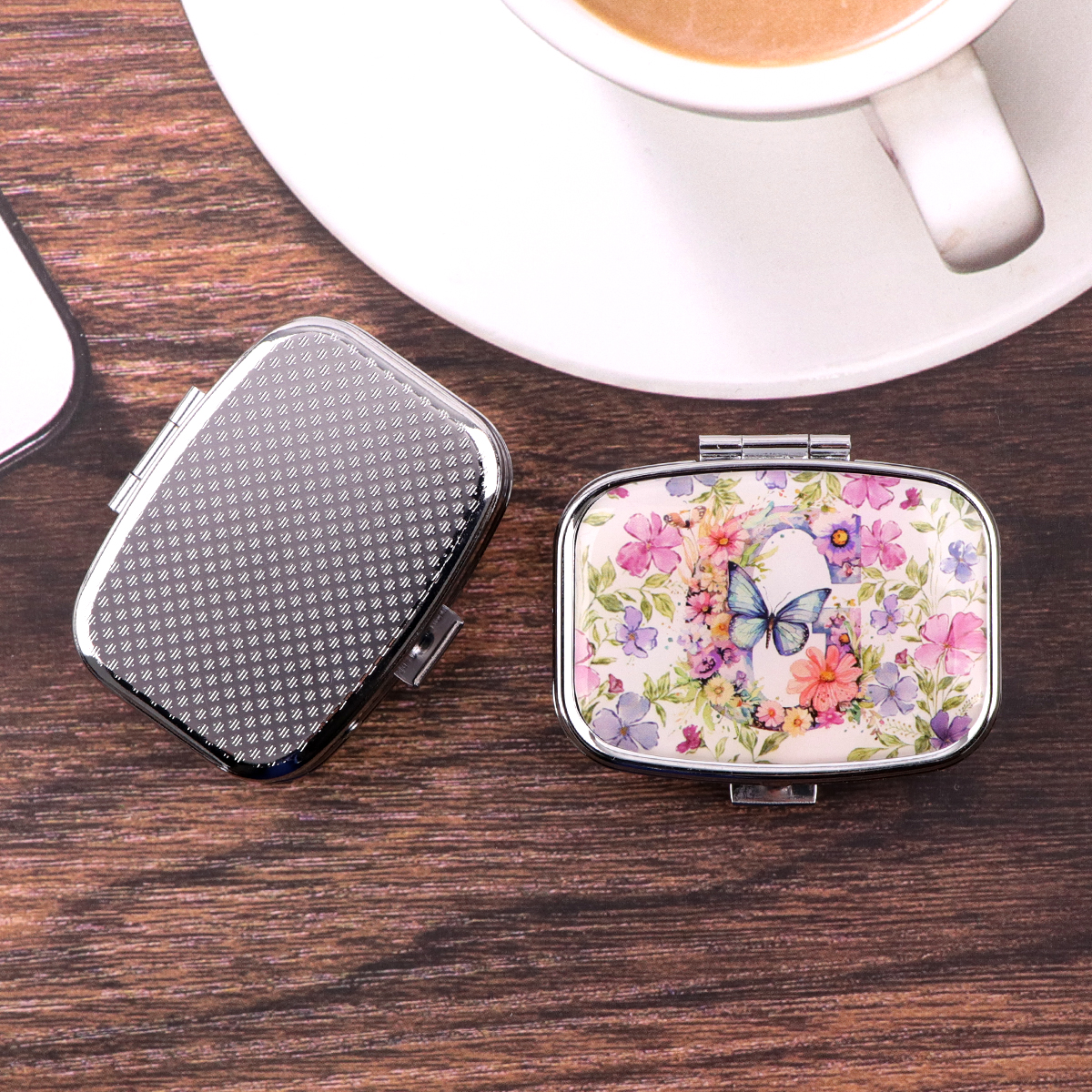 English Letter Pill Boxes Flow - Travel Accessories For Japan recension och pris